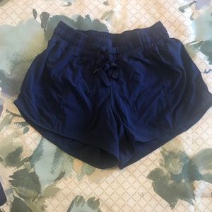 💙Hotty Hot Short Long Lululemon sz 4💙